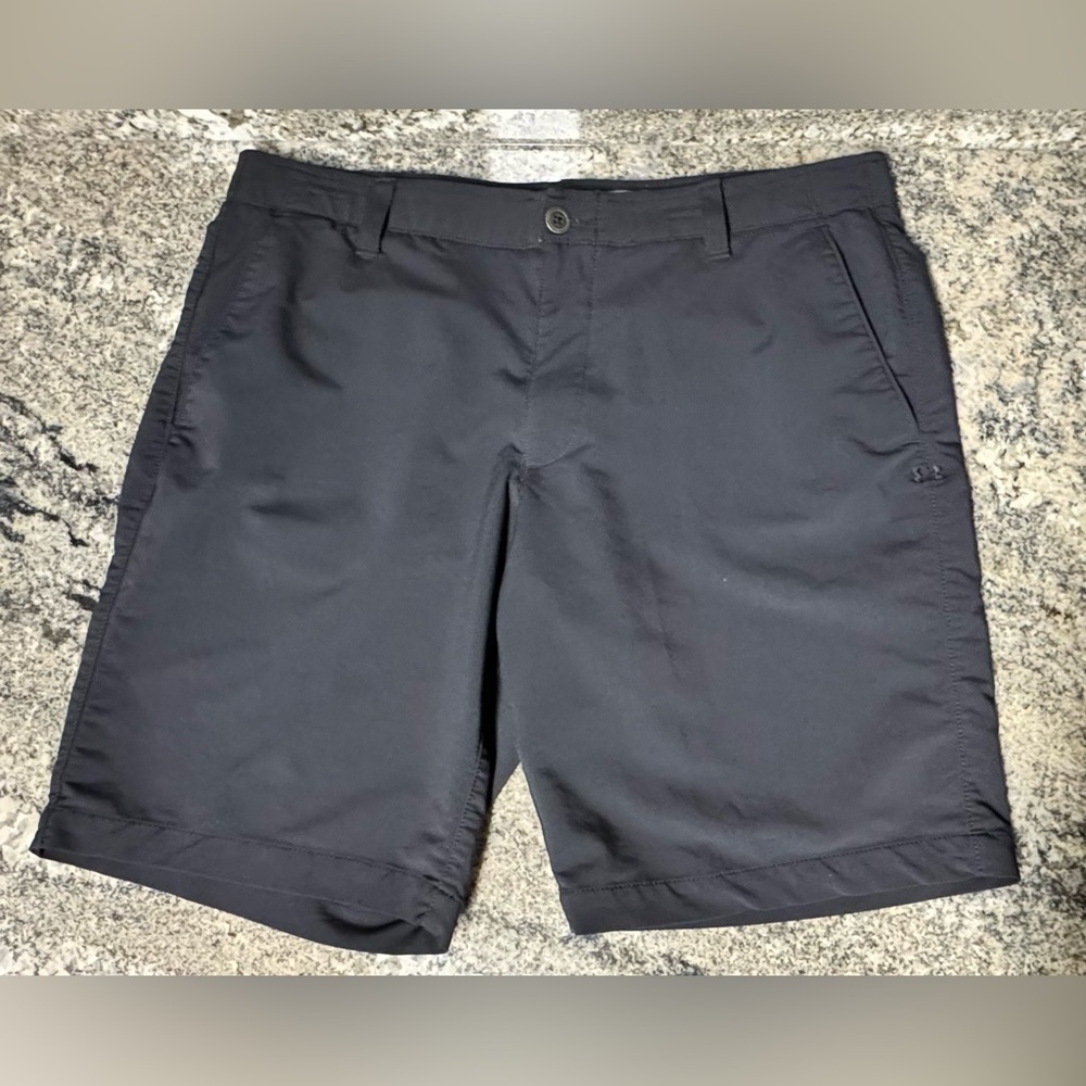 Under Armour Golf Shorts - 38 Waist
